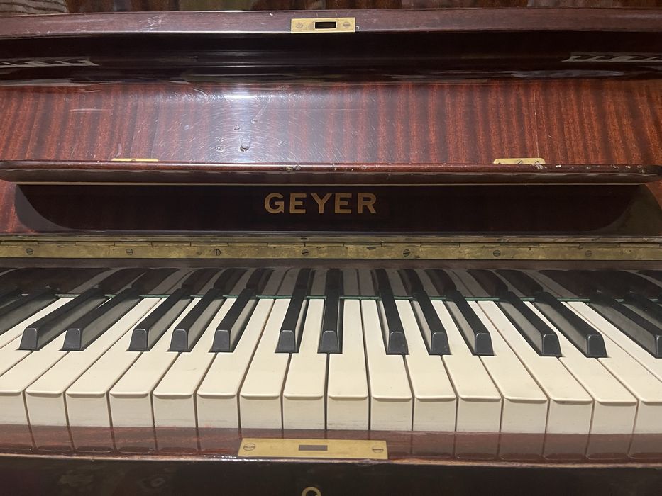 Фортепиано Geyer