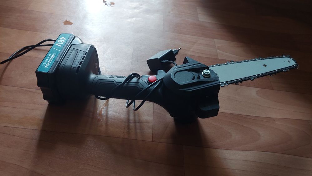 В продаже пила цепная