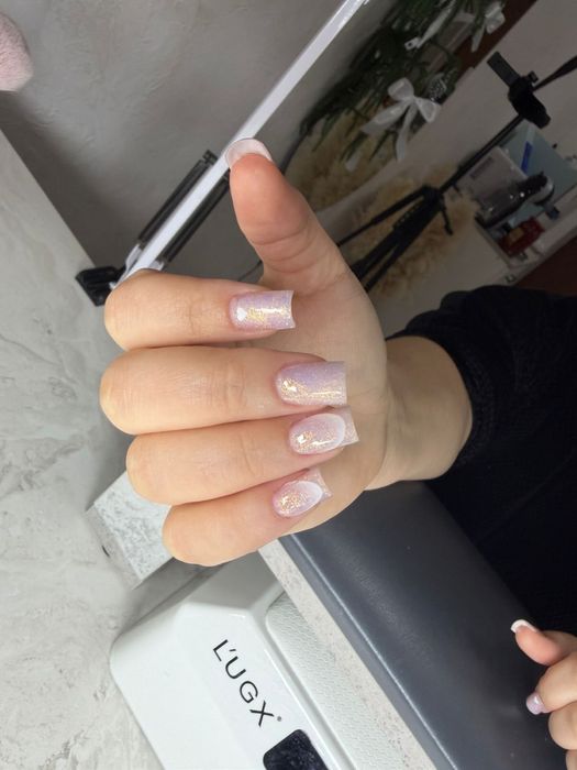 Качественный  маникюр