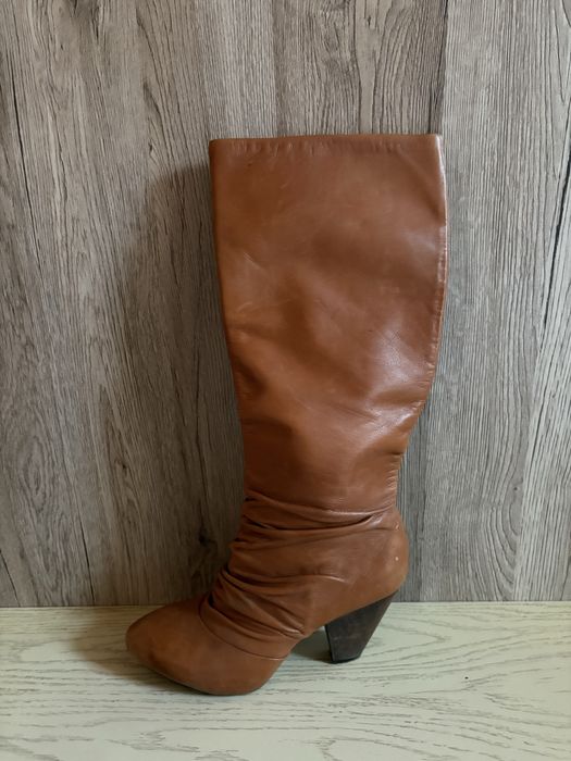 Подарявам дамски ботуши на марката ASH 38-ми новер