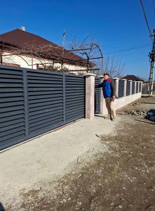 Garduri din sipca metalica, panouri stil jaluzele, tabla, plasa si BCA