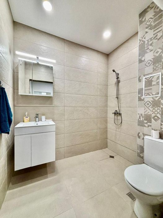 За първи наематели! Двустаен апартамент под наем в жк. Тракия