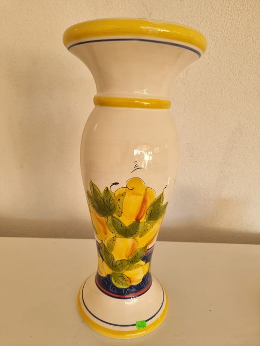 Vaza italia pictata manual cu motive lamâie