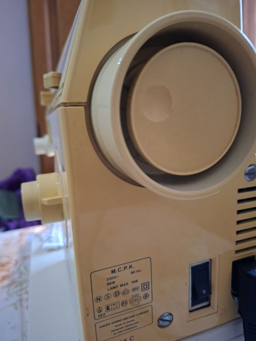 Masina cusut cu pedala Singer