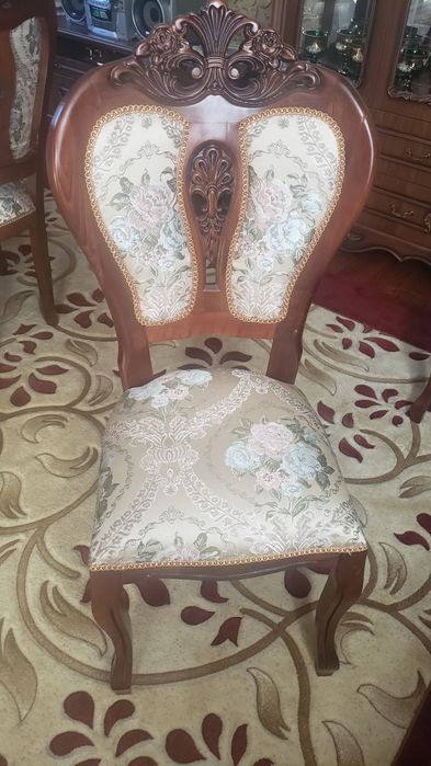 Стол и 12шт. Стулья