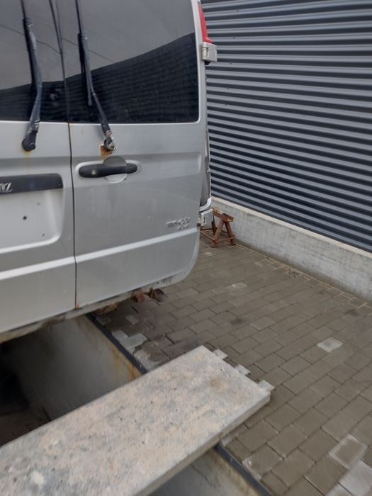 Dezmembrez Mercedes vito (viano)4×4 euro5