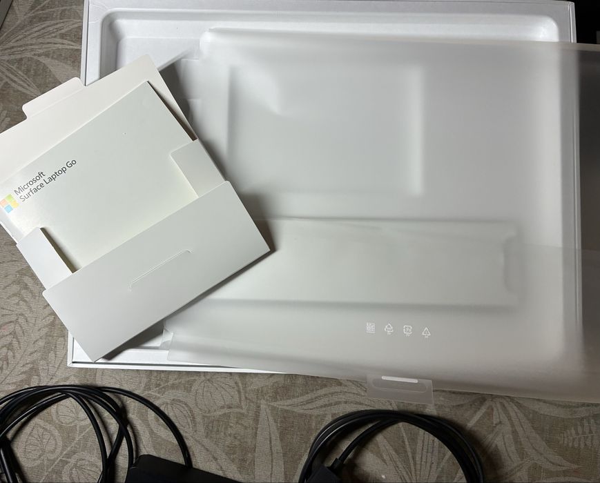 Microsoft Surface Laptop Go Intel Core i5, 8 gb, 128 ssd