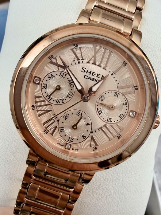 Часовник CASIO от колекцията SHEEN