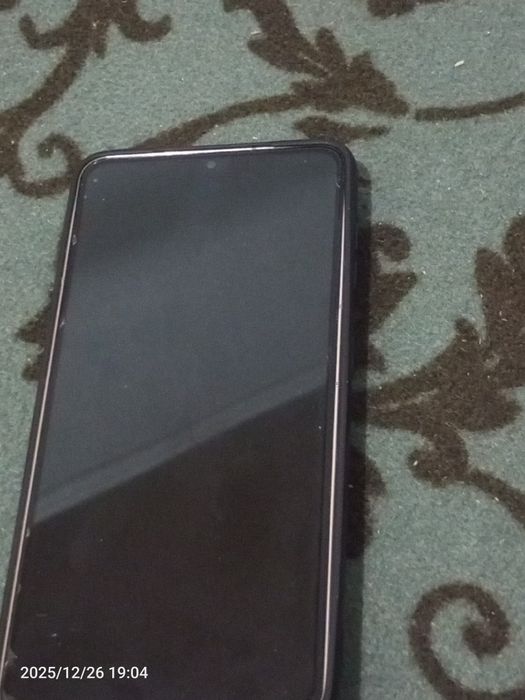 Samsungg s21.  yaxshi telefon