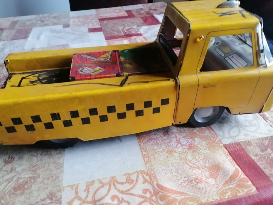 Taxi furgoneta metalo globus colectie