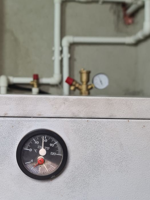 Vând centrală din fontă