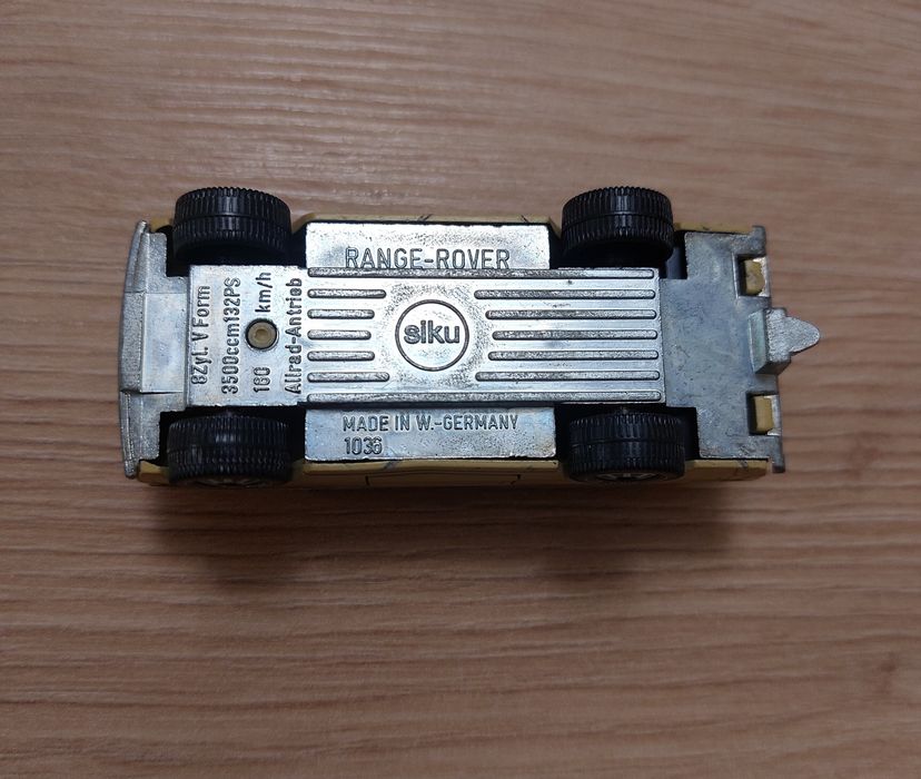 Колекционерски колички siku, corgi juniors, gama