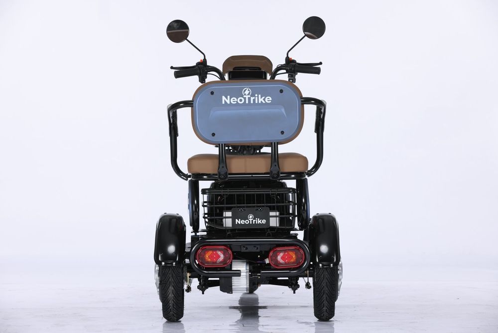 Трицикл трехколесный маленький