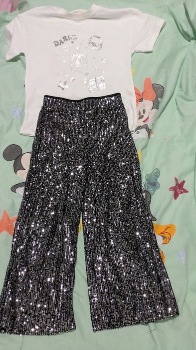 Vand set pantaloni paiete argintii  , tricou