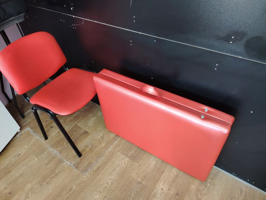 Продам кушетку новую