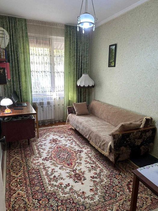 3-х комнатная квартира, 1 этаж, в центре города, 7-й мкр.
