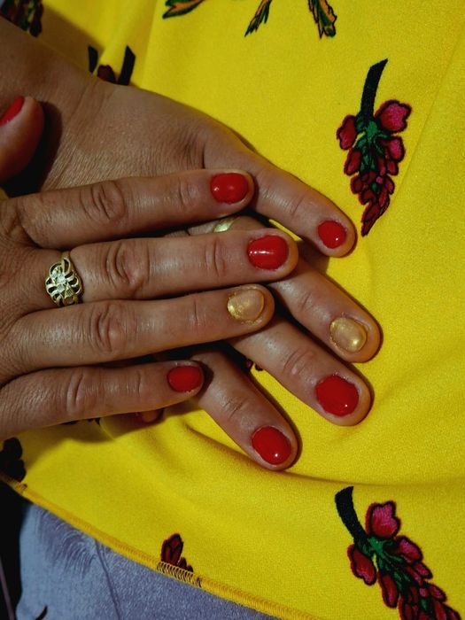 Manichiură și pedichiură