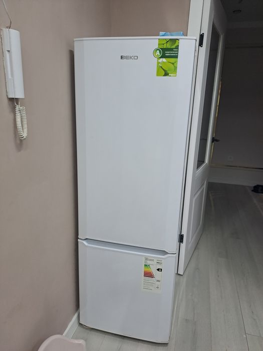 Холодильник продается