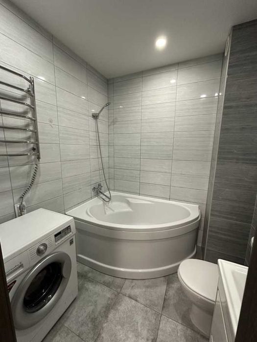 Дава се под наем Двустаен апартамент в София, Център - 56 кв.м за 408 € - Снимка #2