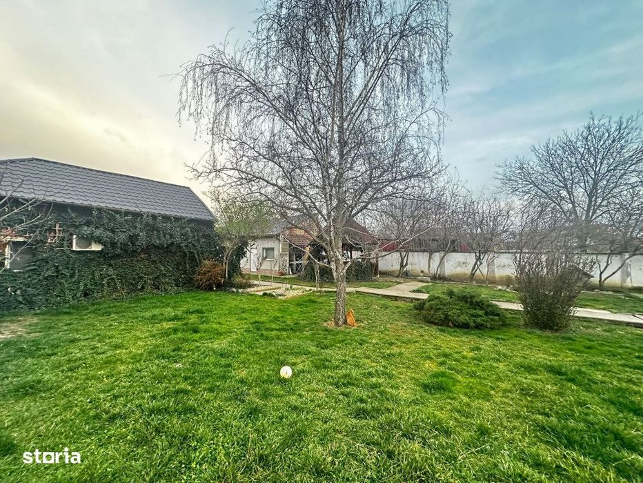 Casa moderna, 2 corpuri de cladire, teren 1000 mp, zona Aradul Nou