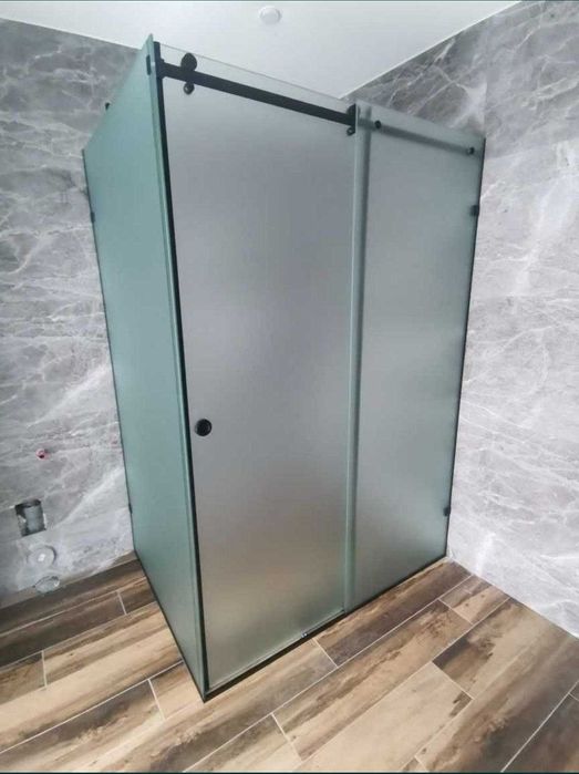 Душевые кабины из калённого стекла и перегородки