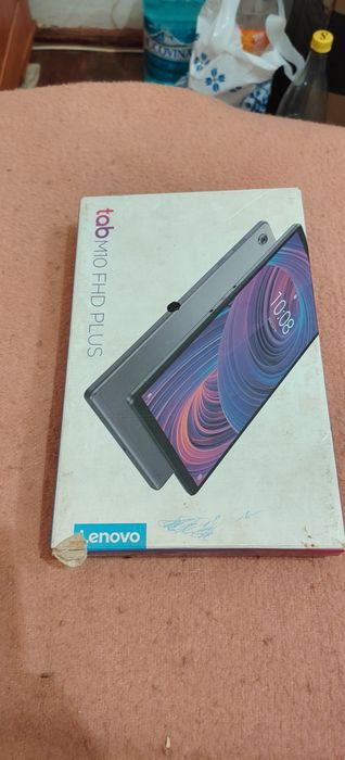 Vând tableta Lenovo Tab M10 Plus 4g