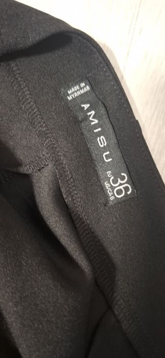 Vând pantaloni crac larg