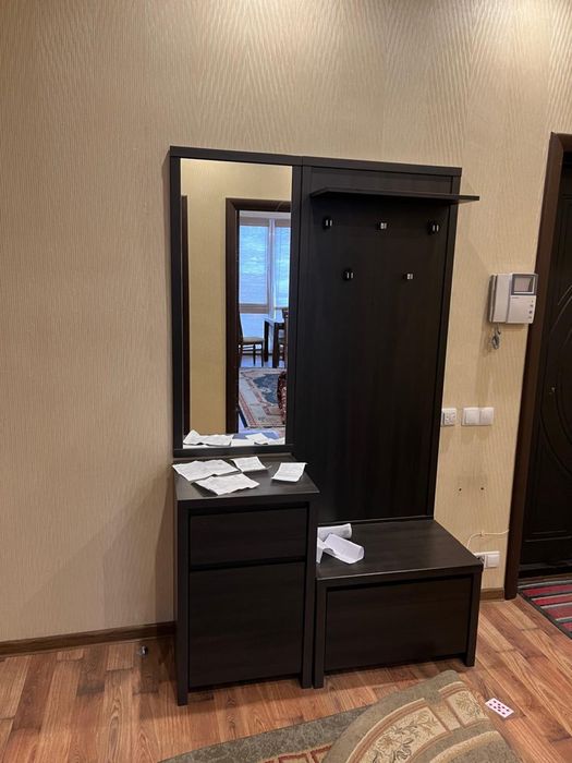 Продам шкаф для прихожей