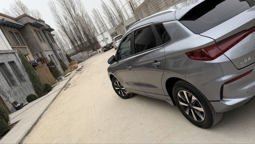 BYD E 2  sotiladi