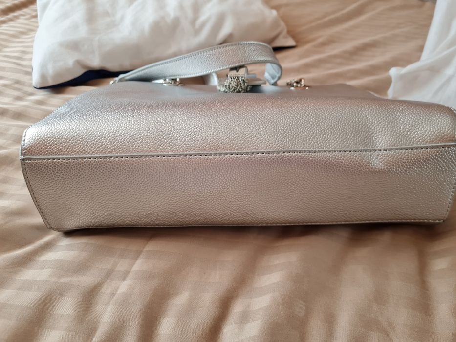 Geanta valentino argintie