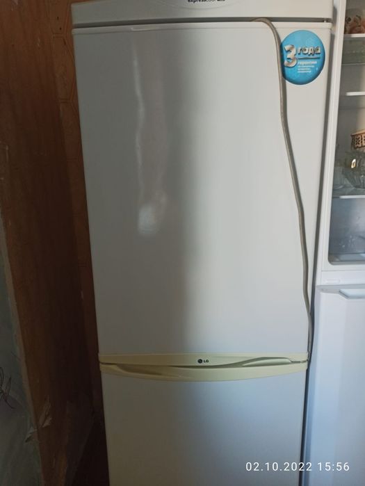 Продам холодильник