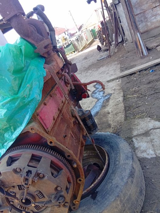 Vând motor internațional 12 46