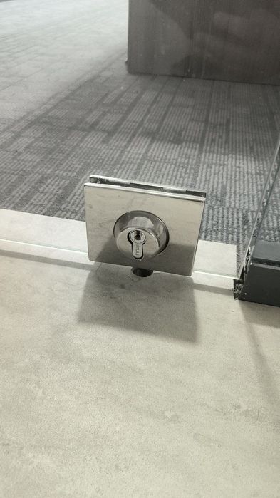 Доводчик дверной замок уплотнитель фитинг петли на стеклянные двери