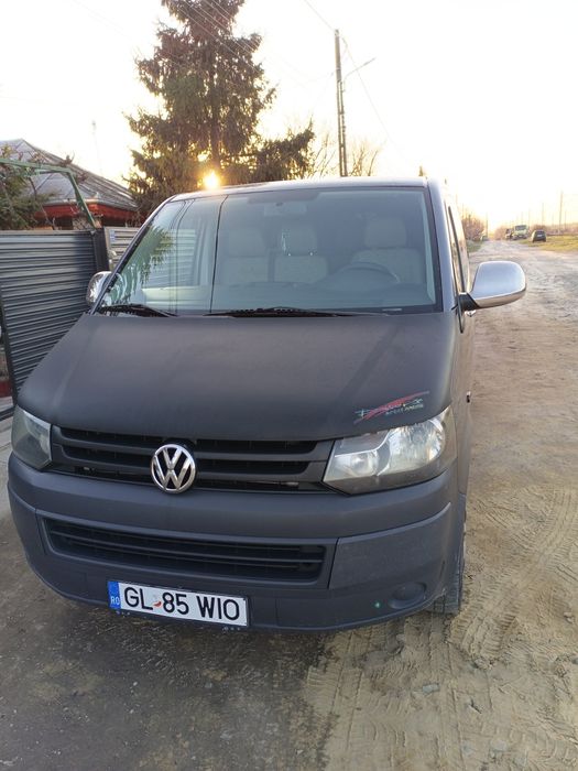 Proprietar Vând  wv T5 cu 9 locuri varianta lungă