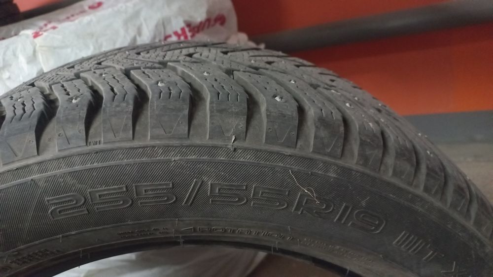 Продам  отличную  зимнюю  резину