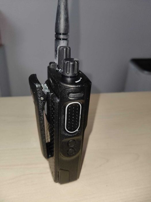 Statie Radio Motorola DP4400e MotoTRBO UHF, noua, necesita acumulator