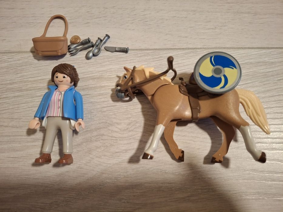 Set Playmobil cal și călăreț 70072