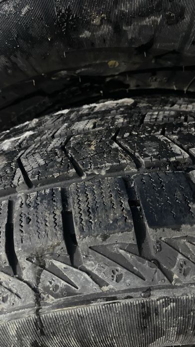 Шины почти новые зимние