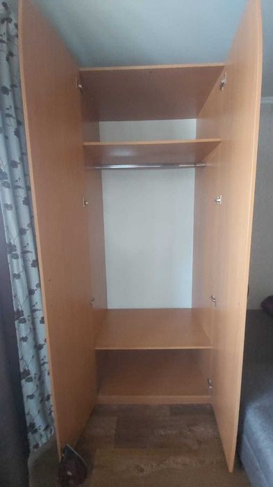 продам шкаф платяной