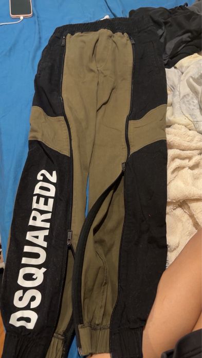 Продавам гащи dsquared2 чисто нови носени 3 пъти ,