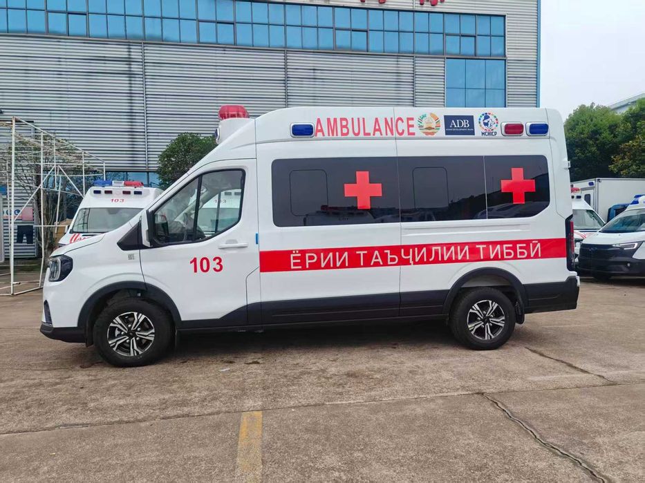 Ford Transit T8 Ambulance, машина скорой помощи с высокой крышой
