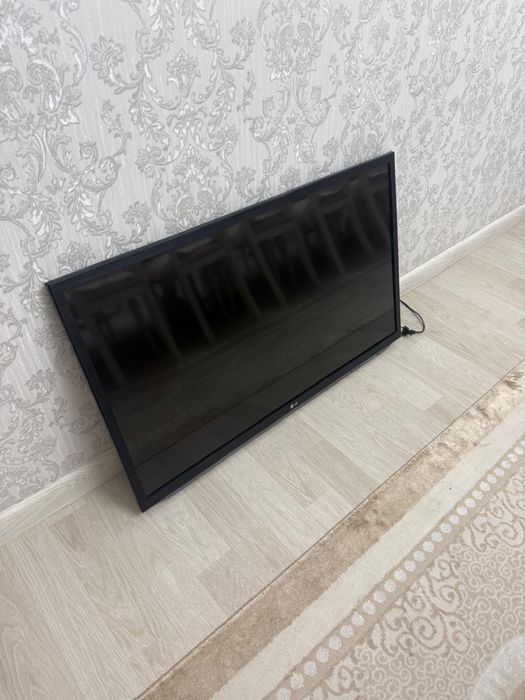 LG телевизор!! Продаю