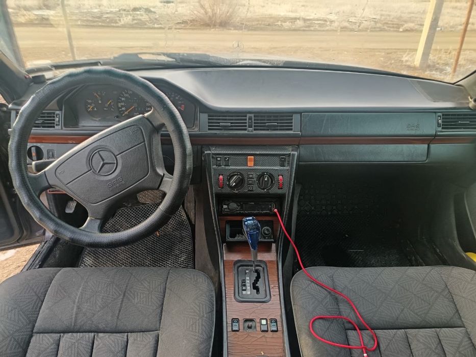 Мерседес 124ешка