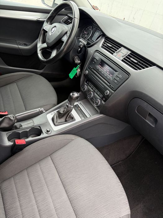 Skoda Octavia 2.0 tdi dsg 2014 berlina /xenon