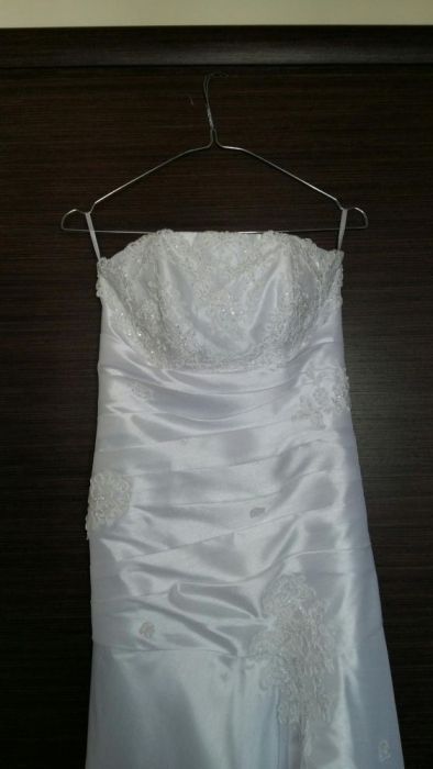 Rochie de mireasa alba cu saculet mas.36-38