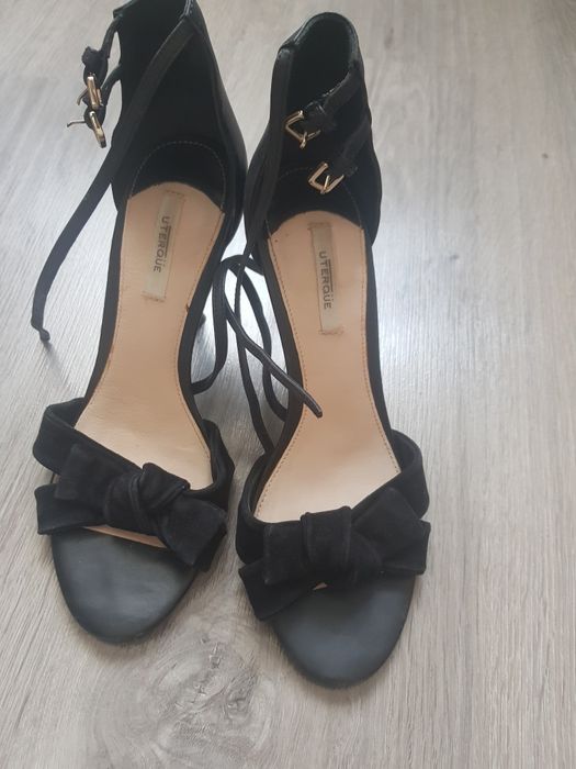 Sandale negre Uterque
