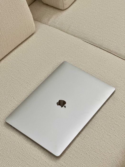 Apple MacBook Pro 15" (2107) - i7 / 16 GB RAM / Retina с ПОДАРЪК