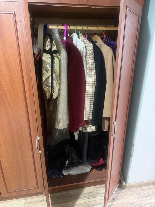 Продам 2 шифонера , состояние среднее