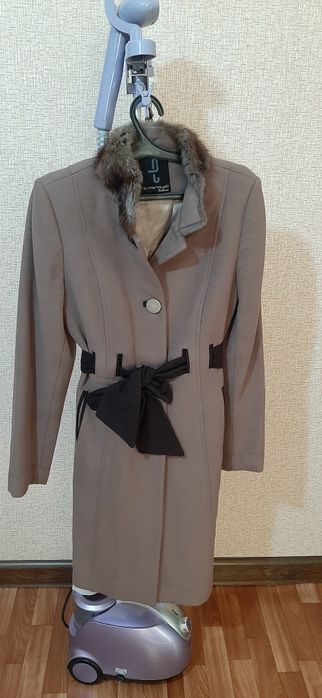 Продаются зимние вещи. Недорого.