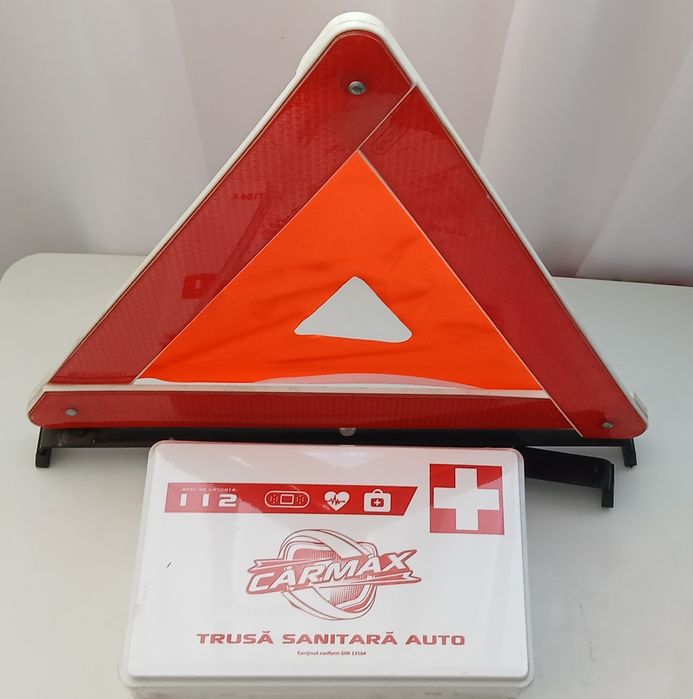 Trusă Medicală Auto +Triunghi Reflectorizant